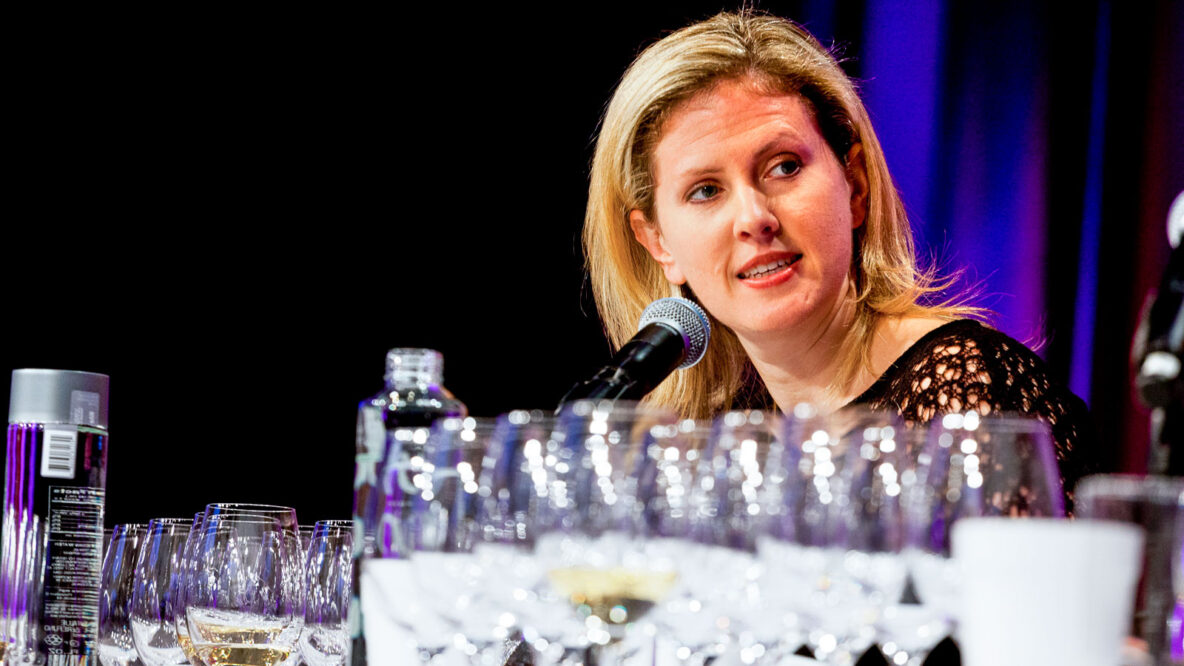Alison Napjus ’99 Helps Oenophiles Decide What to Uncork