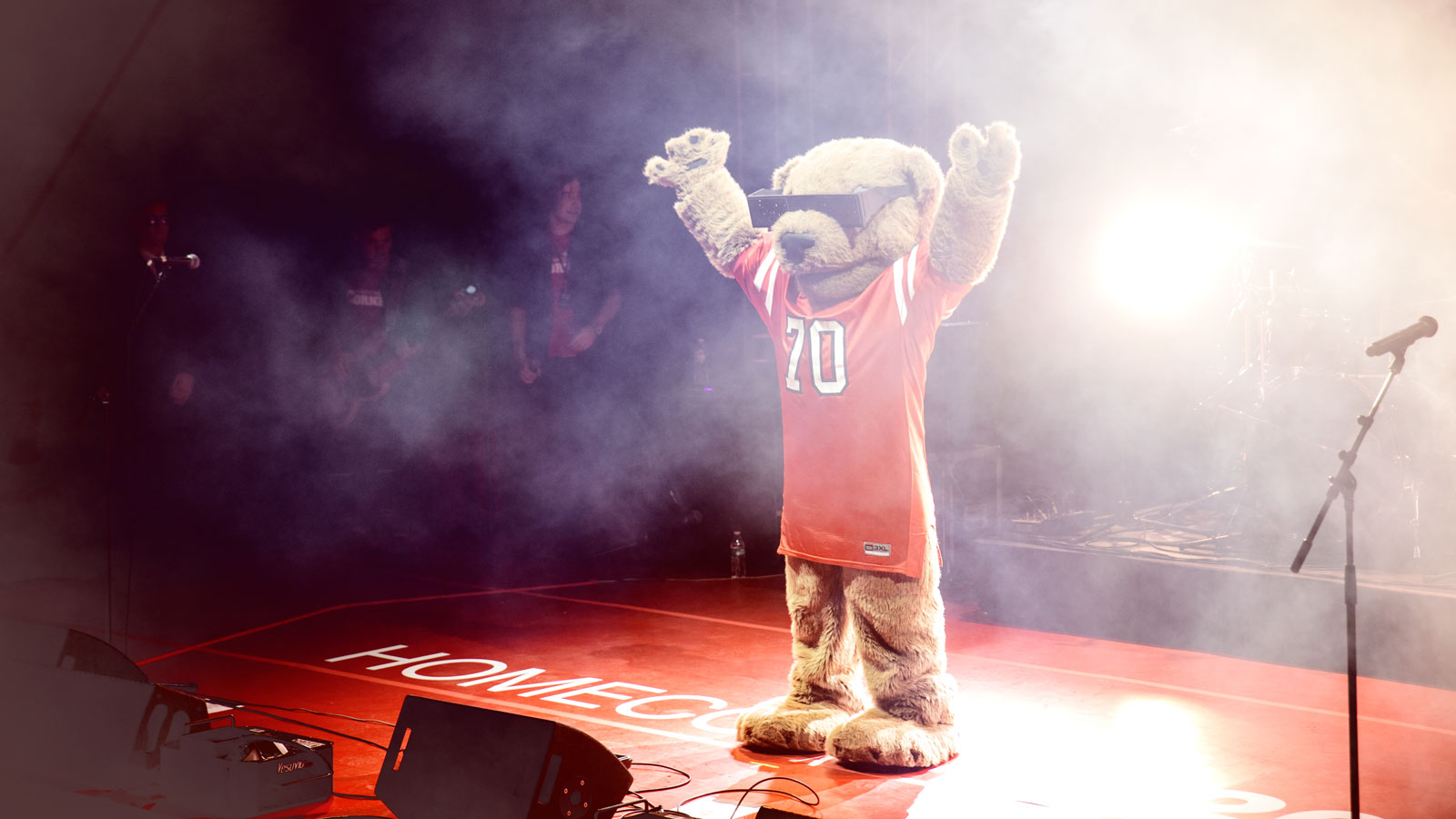 Touchdown appears on stage at Homecoming Weekend 2016