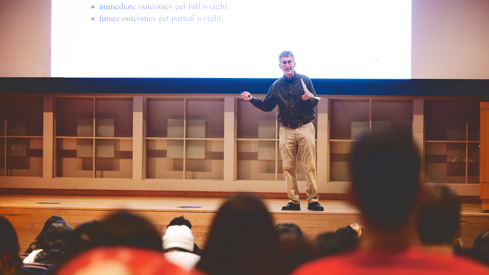 Professor Ted O’Donoghue lectures on risk-taking in Statler Auditorium.
