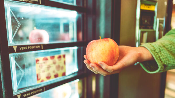 CALS’ Beloved Apple Vending Machine Remains Fruit-Full