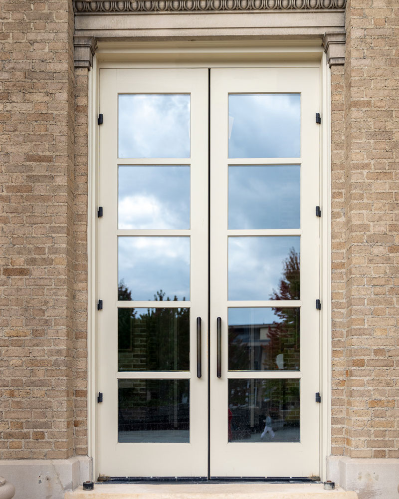 Image of entrance doors for quiz