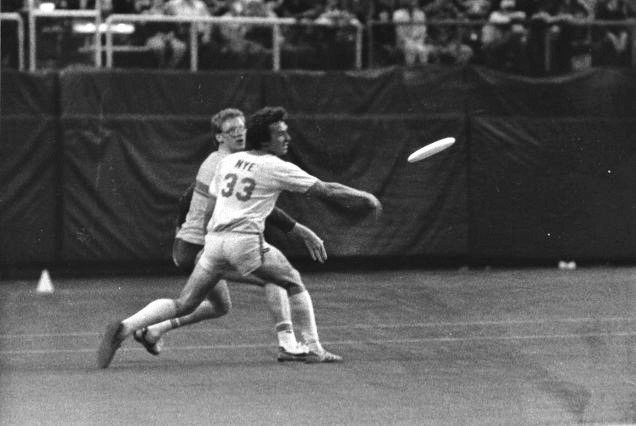 Bill Nye playing ultimate Frisbee in the 1970s