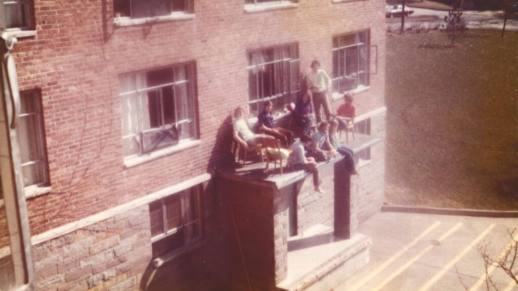 A view of U-Hall 4’s "Tarpit Lounge" in 1973.