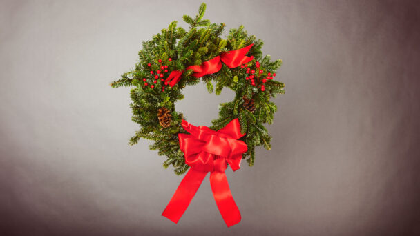 The Pros at the Botanic Gardens Teach You Wreath-Making