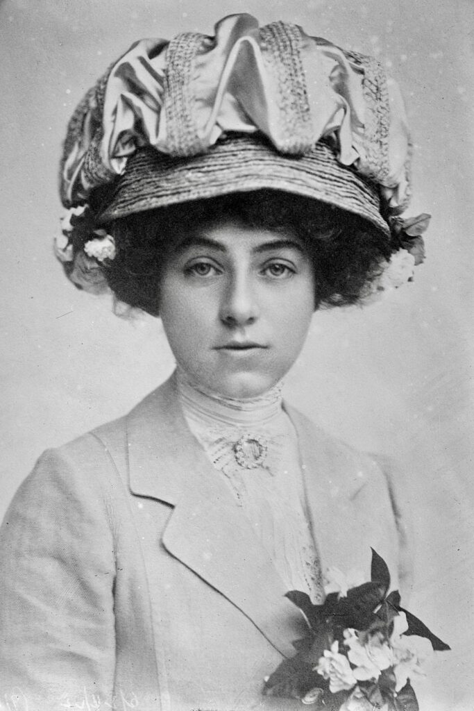 Dorothy Payne Whitney Straight in a portrait from 1915