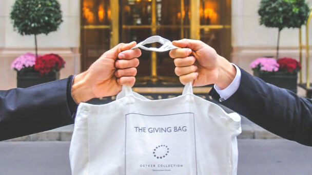 For These Two Classmates, Sustainable Travel Is in the ‘Bag’