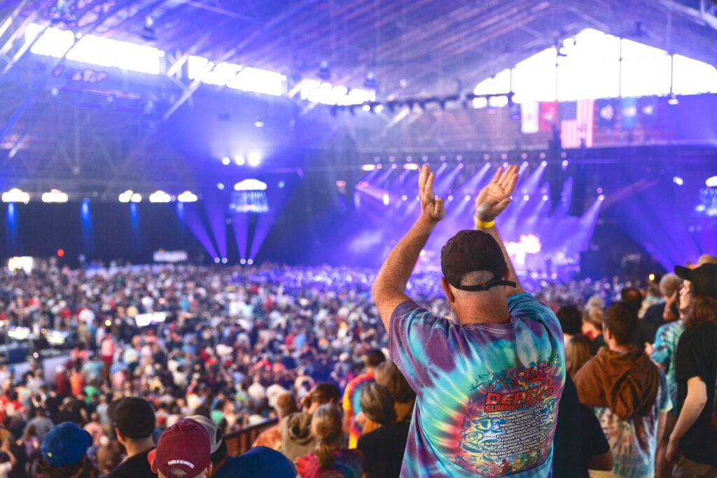 students, alumni, and fans cheer at the Dead & Company “5/8/77” benefit concert in Barton Hall in May 2023