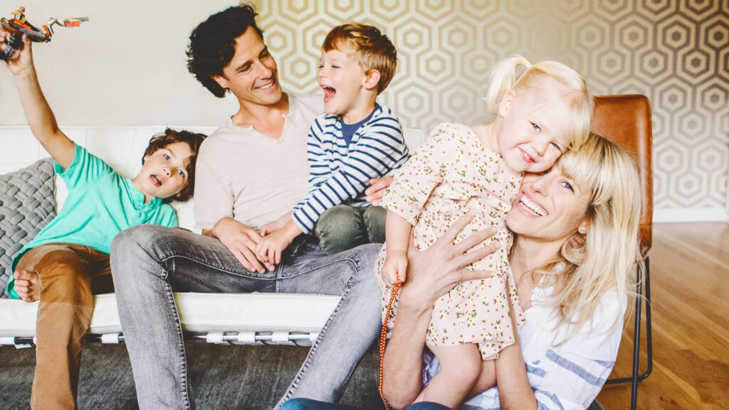 Jessica Crolick Rolph ’97, MBA ’04, and family