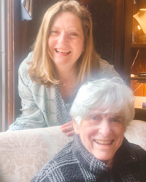 Suzannah Johnson Creedon ’92, top, and mom Linda Jarschauer Johnson ’60, MS ’63