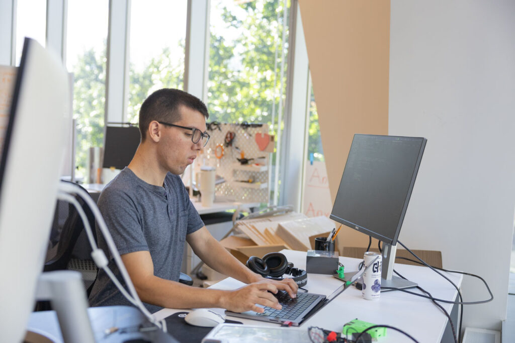 Doctoral student Tobias Weinberg works at his station.