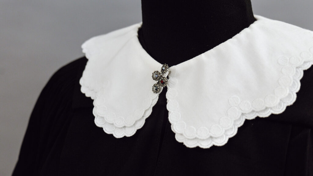 A white fabric collar