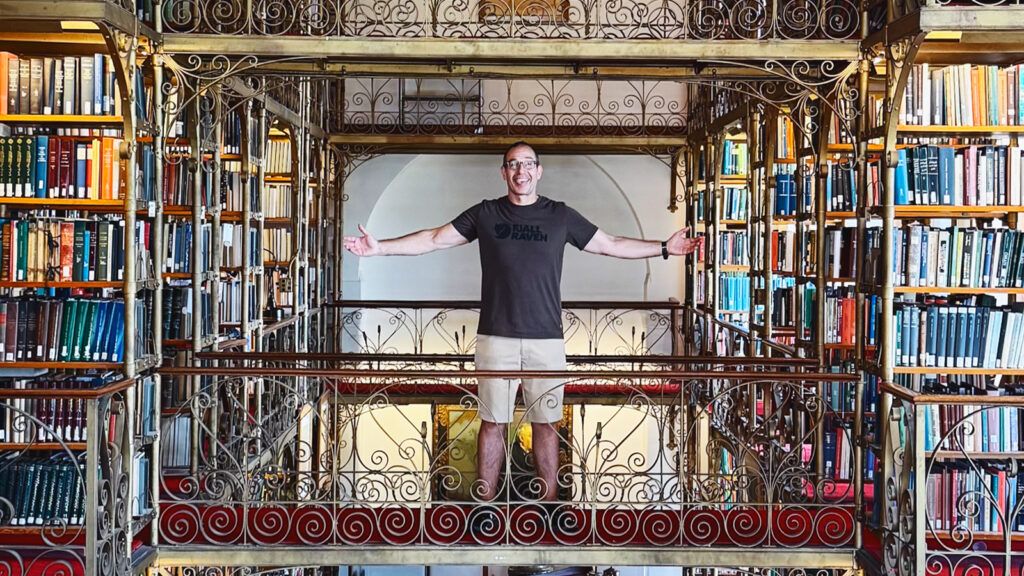 Matthew Berk visiting the AD White Reading Room as an alum