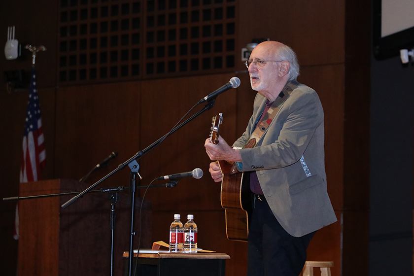 Peter Yarrow '59 plays at Reunion 2019