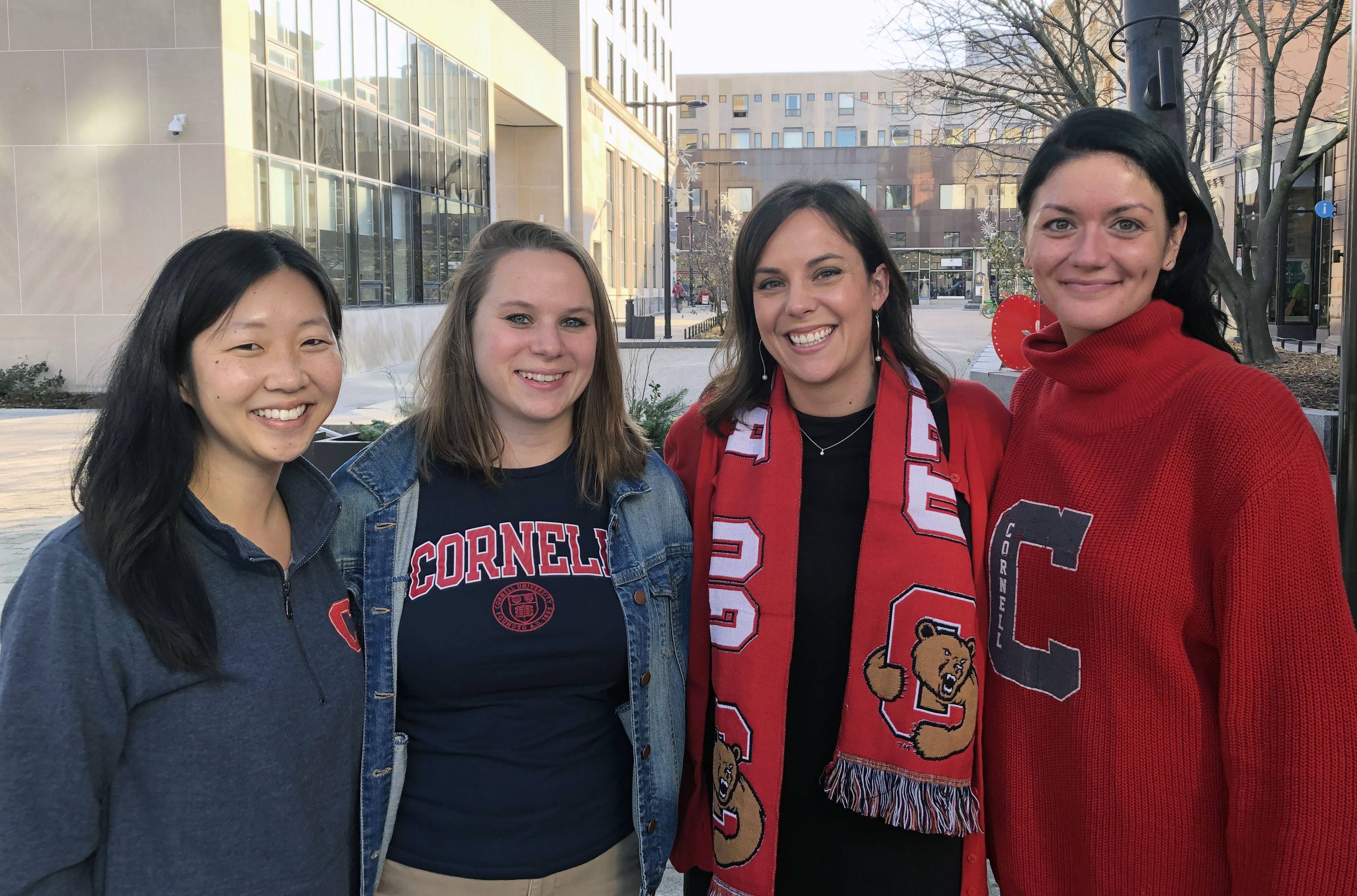Sharing the gifts of alumni life with new Cornellians Alumni, parents, and friends Cornell