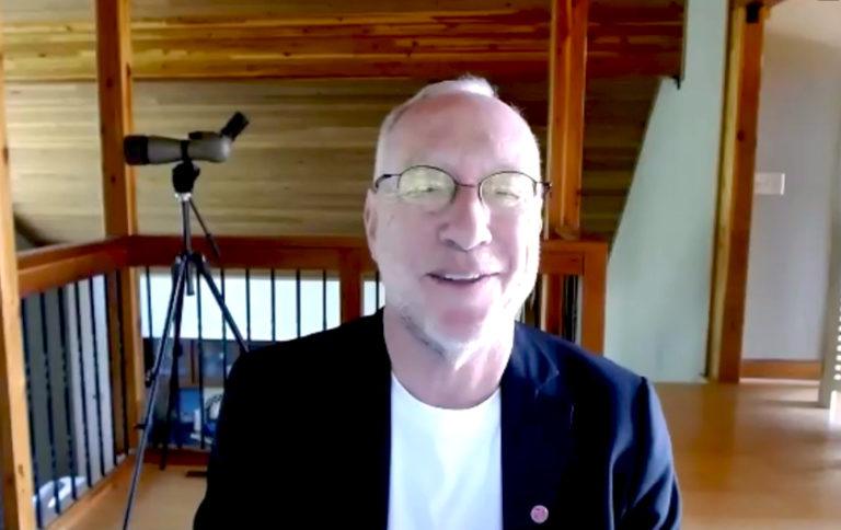 Standing with international students - Alumni, parents, and friends ...