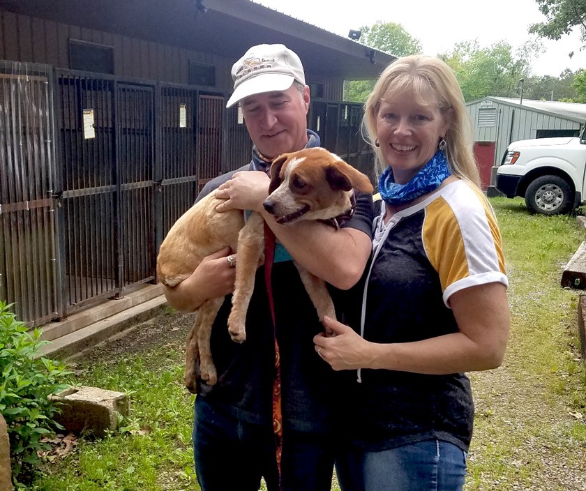 Mark Yanus ’89 and Holly Jean Heidelberger ’90 meet Verbena in Oklahoma.