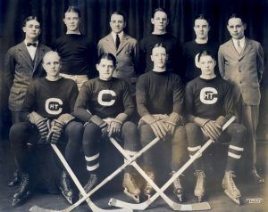 Henry Isaac Arnold ’24 (top row, far right) was the Cornell men's hockey team manager.