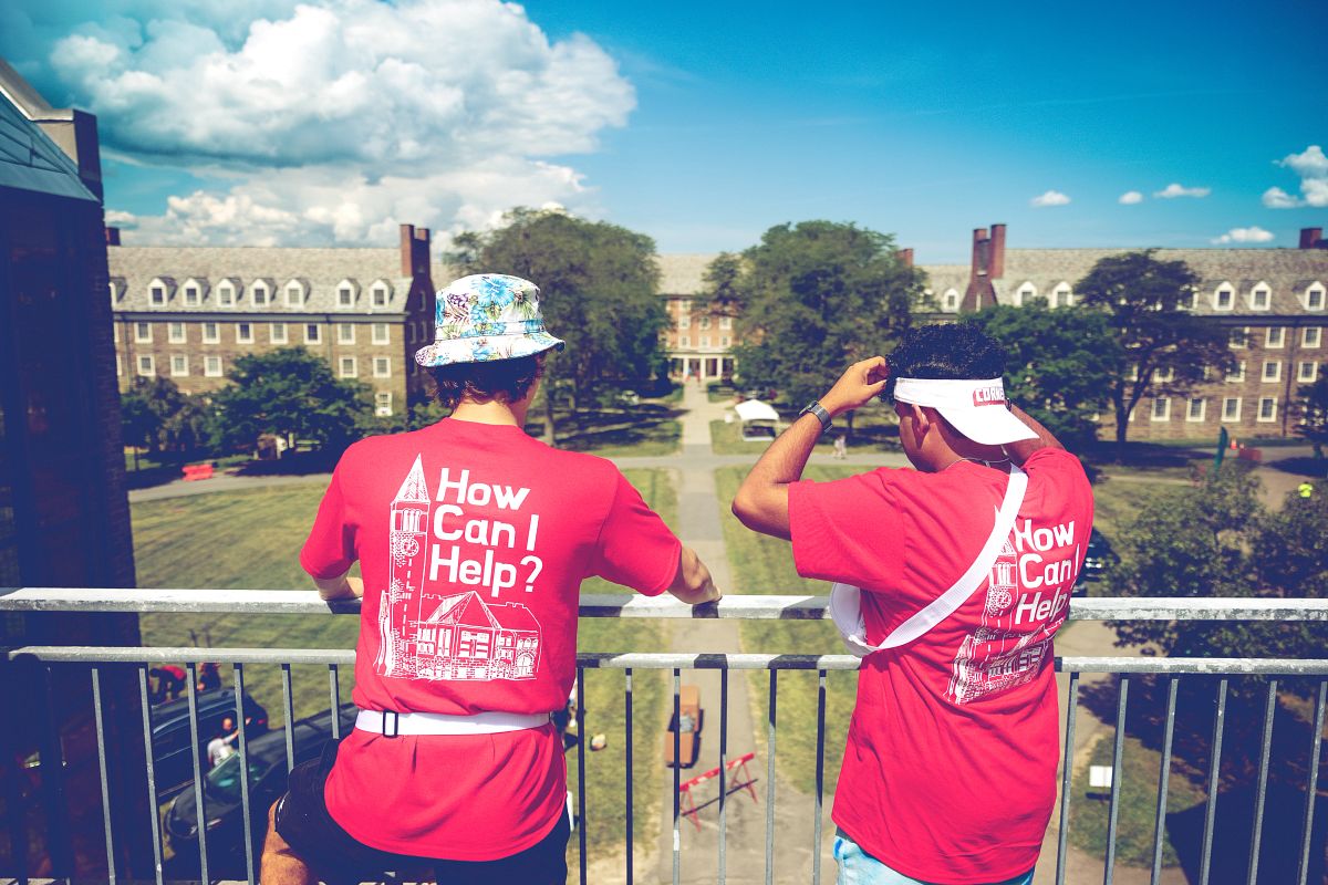 Volunteers at Move-In Day