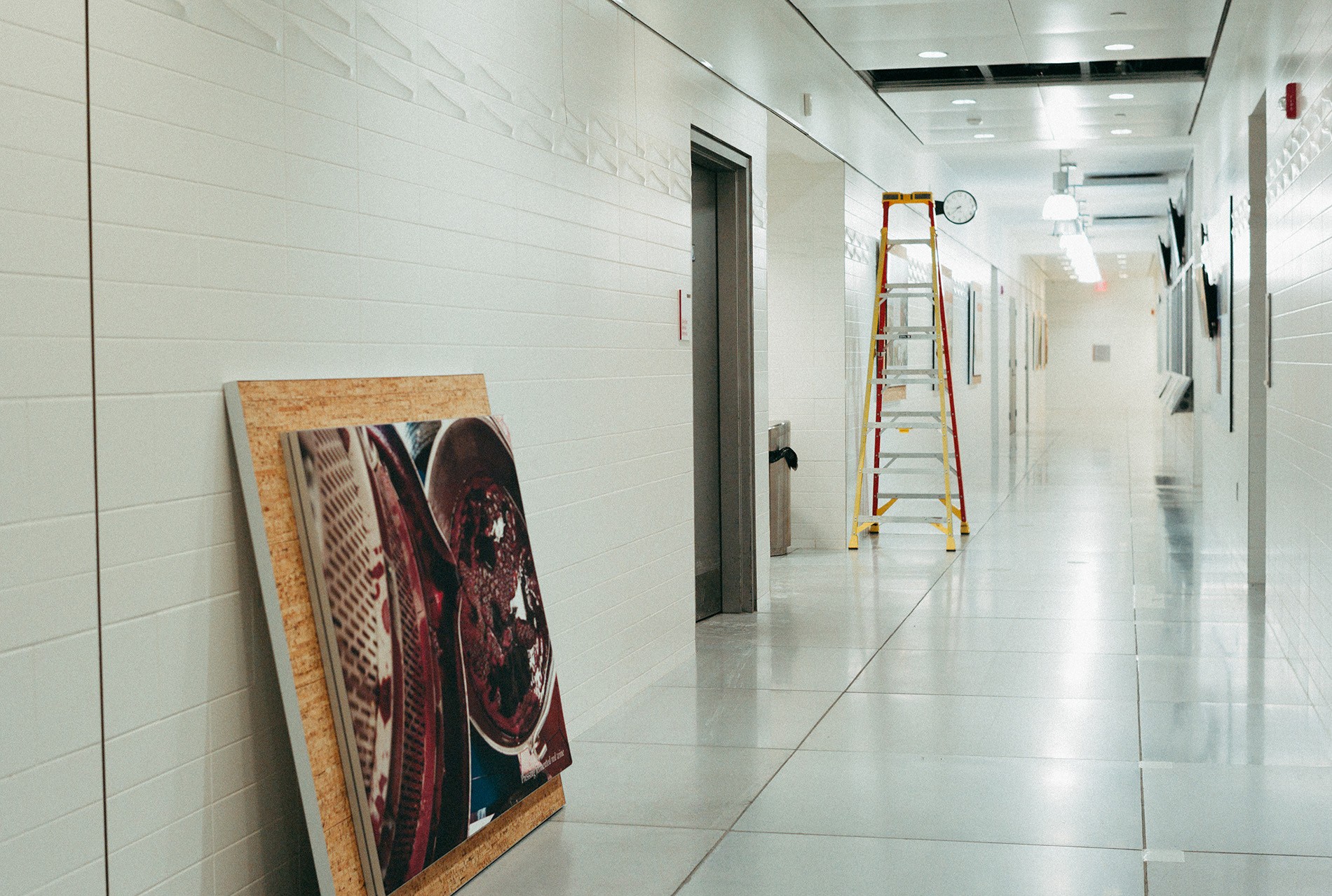 Corridors in Comstock Hall devoid of traffic.