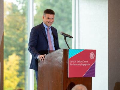 David Einhorn speaking at the opening of the Einhorn Center for Community Engagement at Cornell in 2021